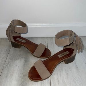 Steve Madden - Darcie Taupe Suede Sandal